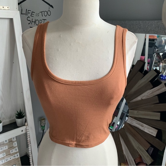 SHEIN | ribbed cropped tank top size small - Picture 2 of 6